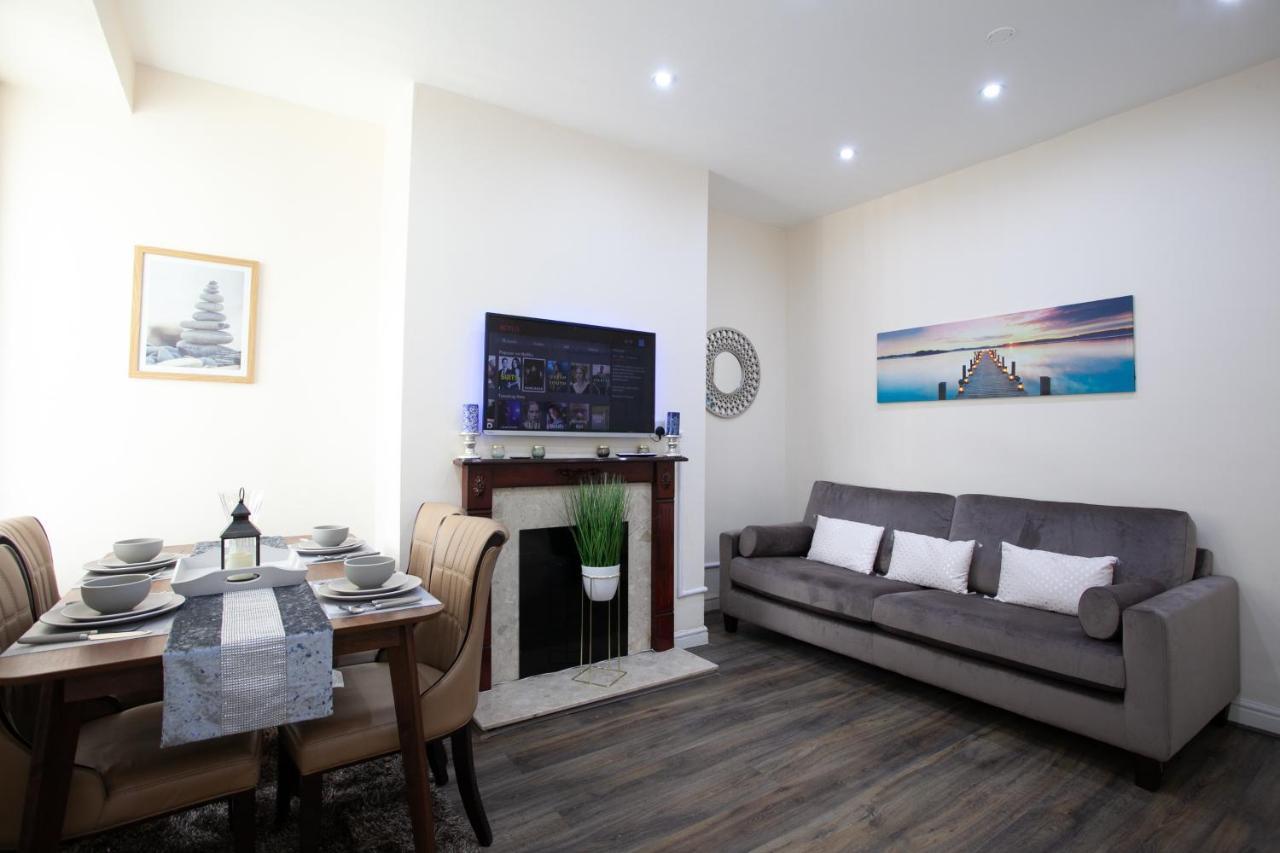 6 Bedroom House 10Min Drive From City Centre - Manchester — Photos 1